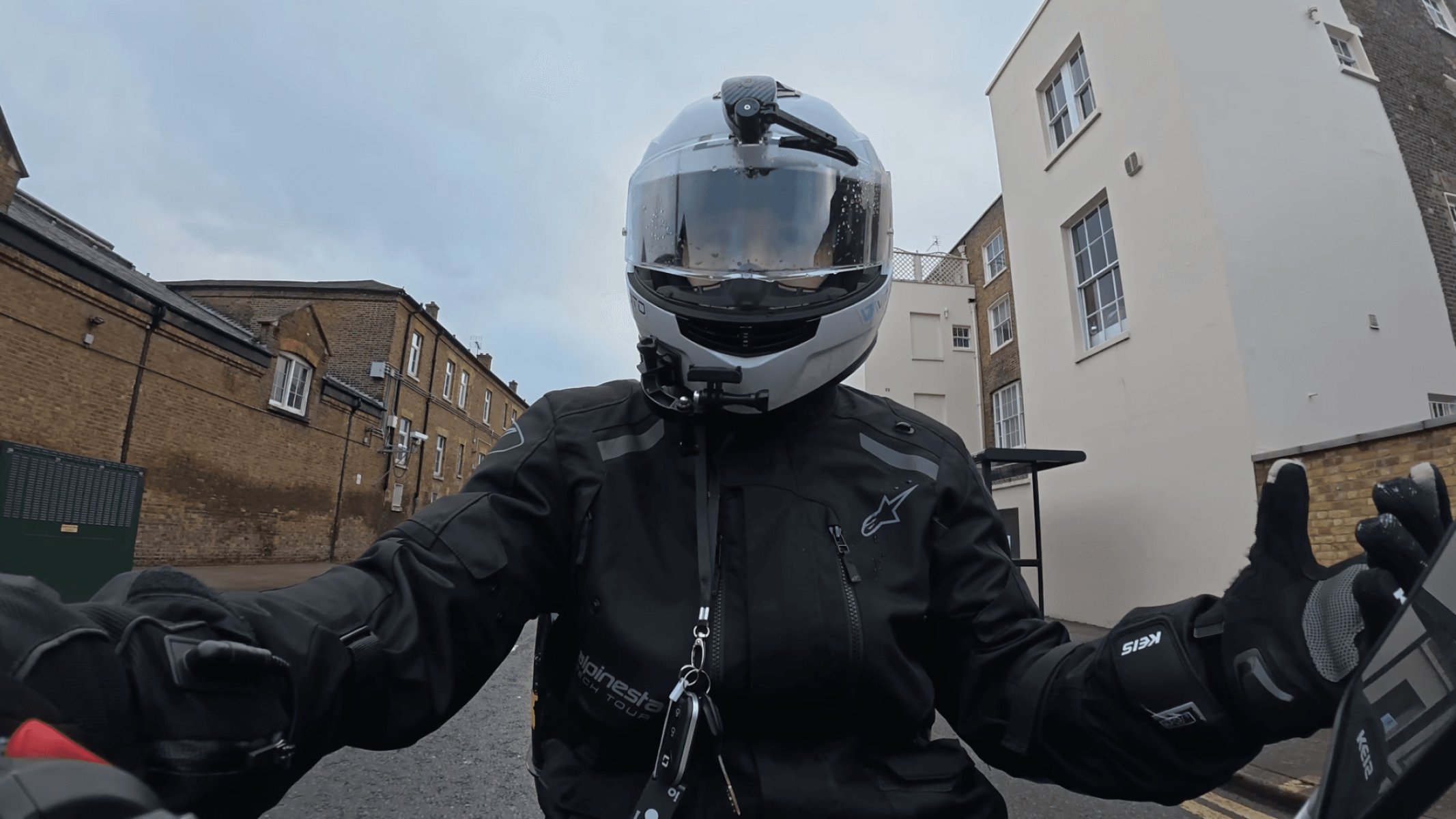 London Hustle Showcases BIKERGUARD in Action Again!