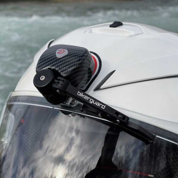 BIKERGUARD in Roda Panas: The Essential Visor Wiper for Safe Riding in the Rain
